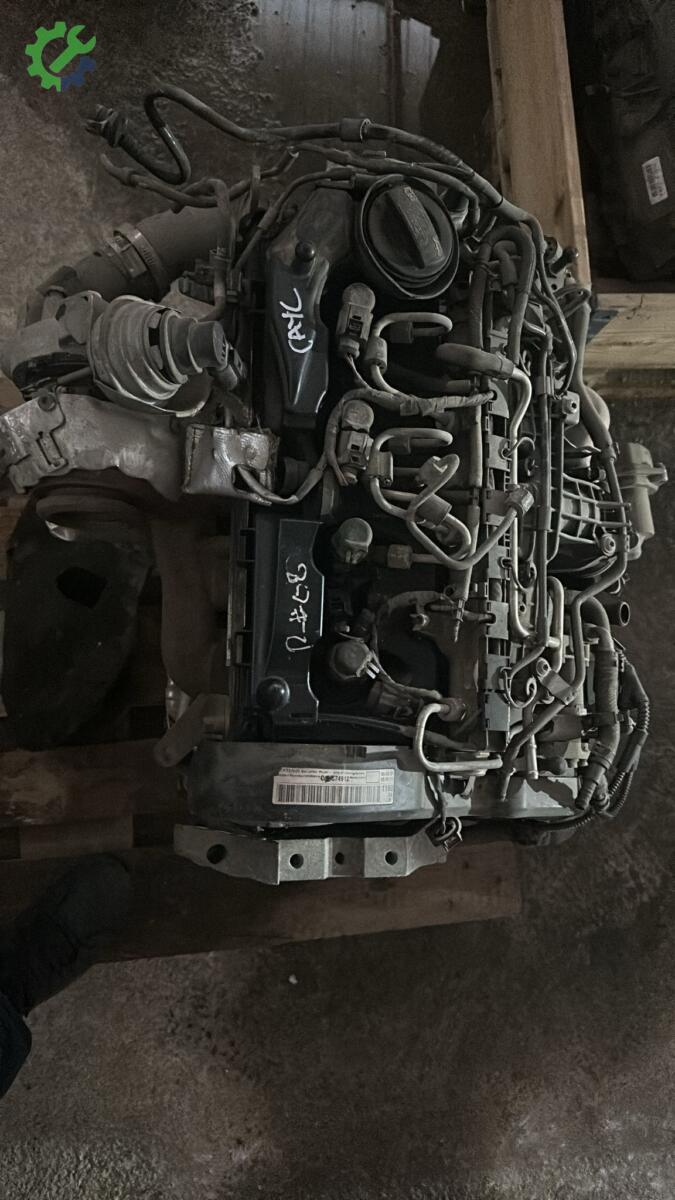 Volkswagen Passat Sandık Motor çıkma parça