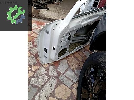 VOLKSWAGEN GOLF8 SAG ON KAPİ BEYAZ