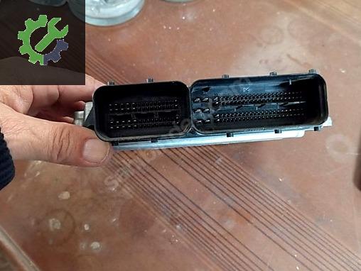 Volkswagen Golf Motor Beyni 03C906056T çıkma parça