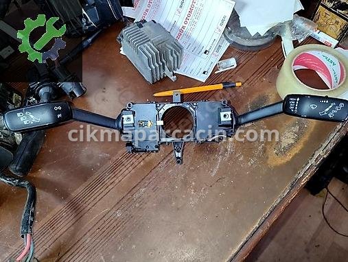 Volkswagen Polo Sinyal Kolu çıkma parça