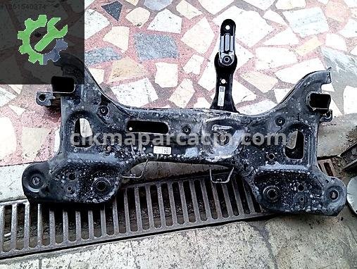 Volkswagen Taigo Radyatör Traversi çıkma parça