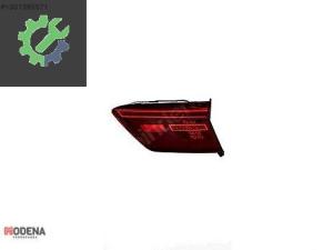 VOLKSWAGEN TİGUAN 2017 ARKA STOP İÇ SAĞ (LEDLİ) SIFIR 5NA945308D
