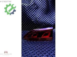 VOLKSWAGEN TOUAREG SAĞ İÇ STOP 760945308A