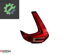 VOLVO XC40 2018-2024 ARKA STOP LAMBASI SOL SIFIR 31446790