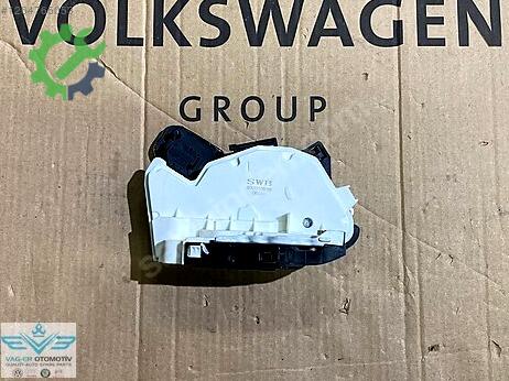 Volkswagen Passat Sağ Kapı çıkma parça