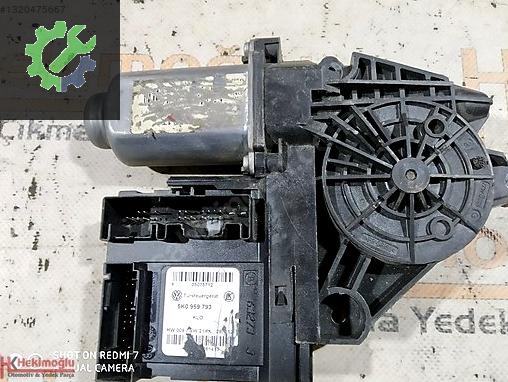 Seat Leon Ön Cam 5K0959793 çıkma parça