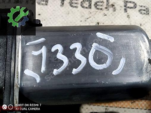 Seat Leon Ön Cam 5K0959793 çıkma parça