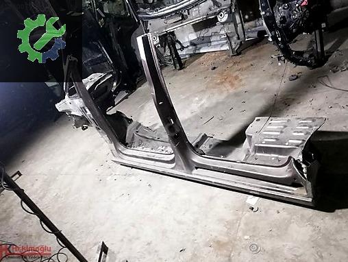 Volkswagen Caddy Marşpiyel Sacı çıkma parça