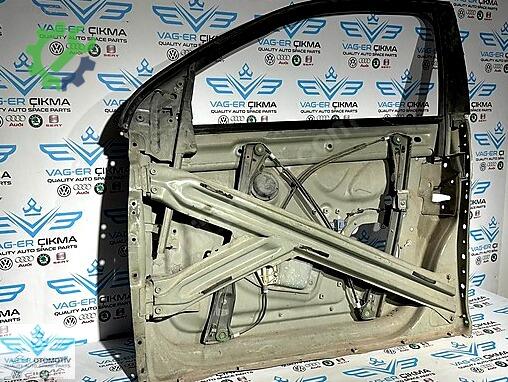 Volkswagen Golf Sağ Kapı 2004200520 çıkma parça