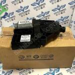 Volkswagen Golf 2009-2012 Sıfır Cam Motoru 5K0959793