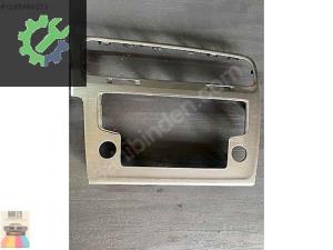VW Golf 7 Teyp çerçevesi Orta ızgara çerçeve 5G1819743