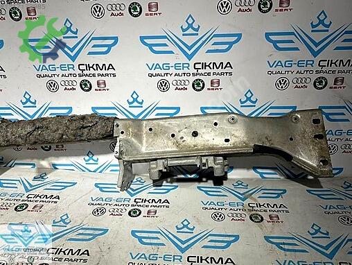 Volkswagen Jetta Torpido 1K1858853B çıkma parça