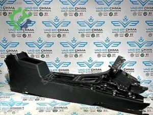 Volkswagen Passat 2015-2016 Çıkma Orta Konsol 3G1863241
