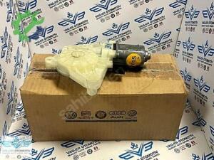 Volkswagen Passat 2015-2018 Sıfır Cam Motoru 5Q4959802C