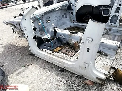 Volkswagen Passat Marşpiyel Sacı çıkma parça