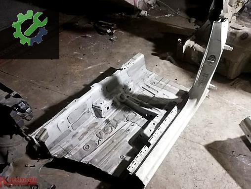Volkswagen Passat Marşpiyel Sacı çıkma parça