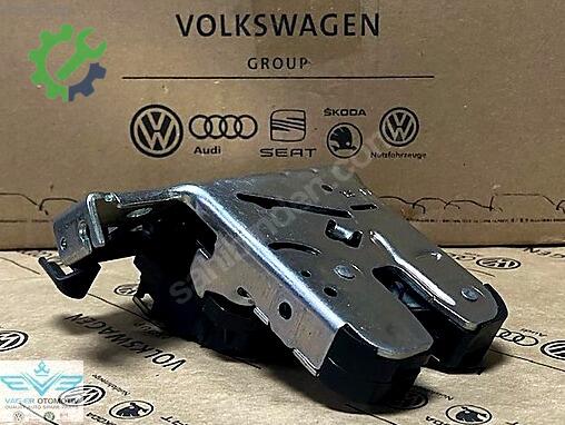Volkswagen Touareg Bagaj 5NN827506 çıkma parça
