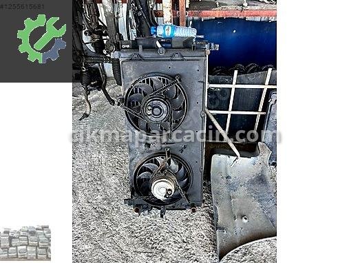 Volkswagen Transporter Radyatör çıkma parça