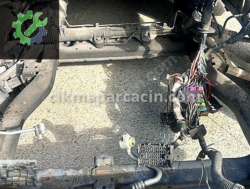 Volkswagen Transporter Direksiyon Kutusu çıkma parça
