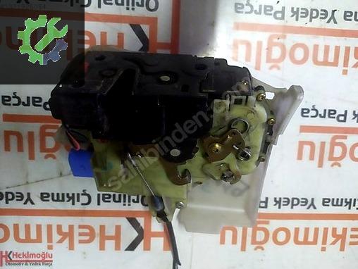 Volkswagen Jetta Kapı (Ön Sol) çıkma parça
