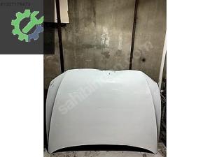 Volkswagen Passat B8/8.5 beyaz kaput
