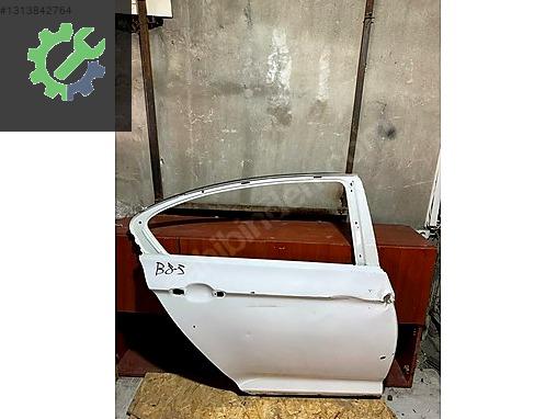 Volkswagen Passat Sağ Arka Kapı Çıkma Parça İstanbul