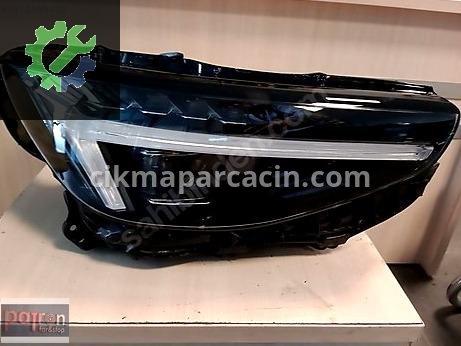 Volvo XC40 Sağ Ön Far çıkma parça