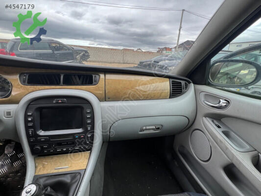 Jaguar X-Type Torpido çıkma parça