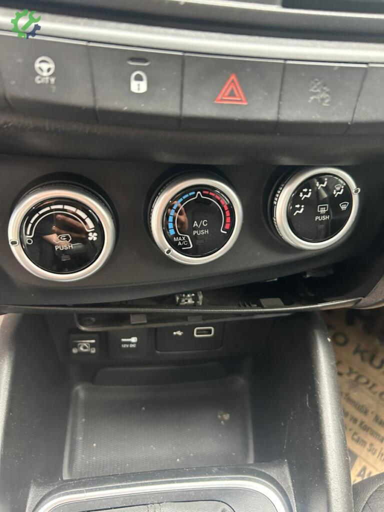 Fiat Egea Klima Paneli çıkma parça
