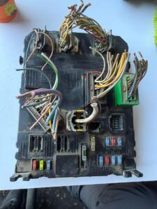 Peugeot 206 Citroen Xsara Çıkma İç Sigorta Kutusu BSI Body Beyni Orijinal – 9653667580 – 1998/2009