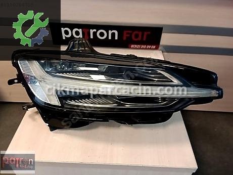 Volvo XC60 Sağ Ön Far çıkma parça