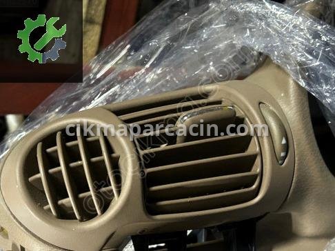 Mercedes-Benz C Serisi Kalorifer Izgarası A2038300154 çıkma parça