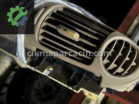 Mercedes-Benz C Serisi Kalorifer Izgarası A2038300254 çıkma parça