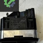 A2049055802 MERCEDES W204 W207 W212 SAĞ ÖN SOL ARKA CAM DÜĞMESİ