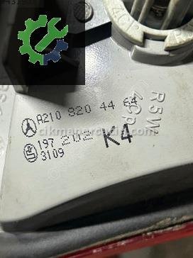 Mercedes-Benz E Serisi Sağ Arka Stop A2108204464 çıkma parça