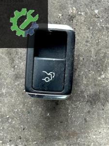 A2129056300 MERCEDES W212 W218 BAGAJ AÇMA DÜĞMESİ