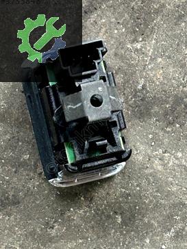 A2129056300 MERCEDES W212 W218 BAGAJ AÇMA DÜĞMESİ