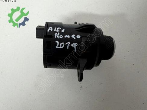 Alfa Romeo Stelvio Teyp 156114476 çıkma parça
