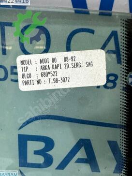 Audi 80 Serisi Sağ Arka Kapı Camı çıkma parça