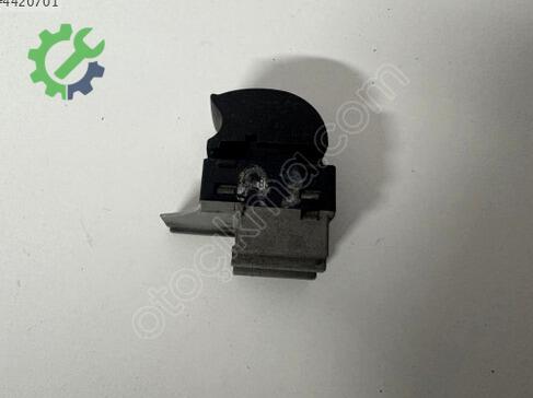 Audi A3 Cam Düğmesi 4B0959855A çıkma parça
