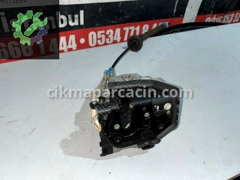 Audi A3 Sağ Arka Kapı Kilidi çıkma parça