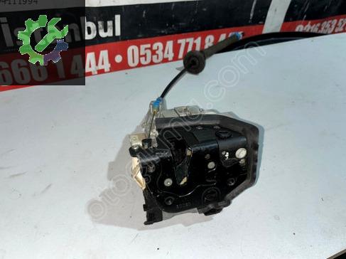 Audi A3 Çıkma Orjinal Sağ Arka Kapı Kilidi