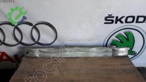 Audi A4 2013-2015 Çıkma Tampon Demiri 8K0807113F