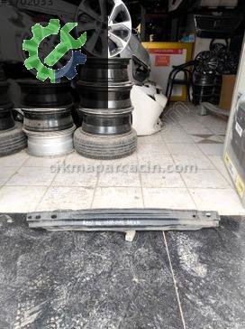 Audi A4 Tampon Demiri çıkma parça