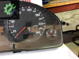Audi A4 B5 1.8t gösterge saati cikma 8D0919034F