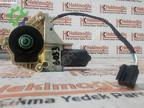 Audi A4 8K0959802A çıkma parça