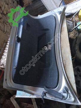 Audi A4 Bagaj Kapağı çıkma parça