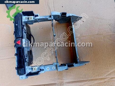 Audi A4 Gösterge Paneli çıkma parça