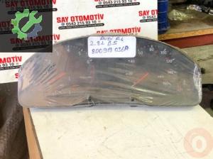 Audi A4 gösterge saati cikma 8D0919910