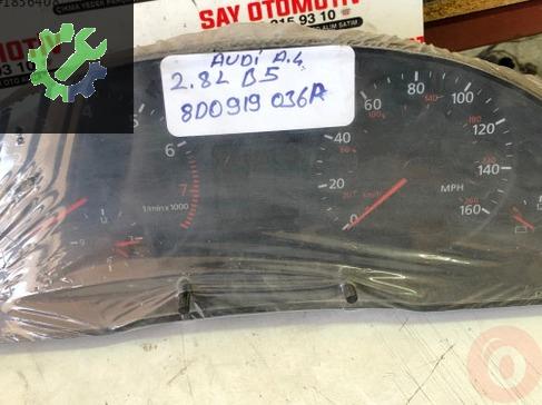 Audi A4 gösterge saati cikma 8D0919910